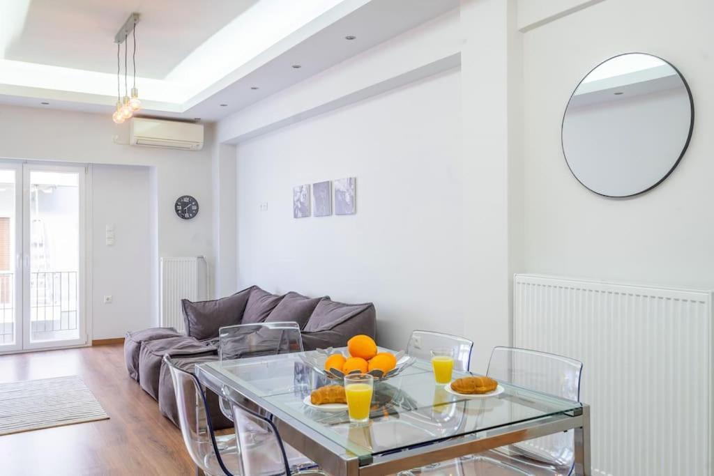 Modernised Athenian Apartment /W 2Br & 2Ba ภายนอก รูปภาพ