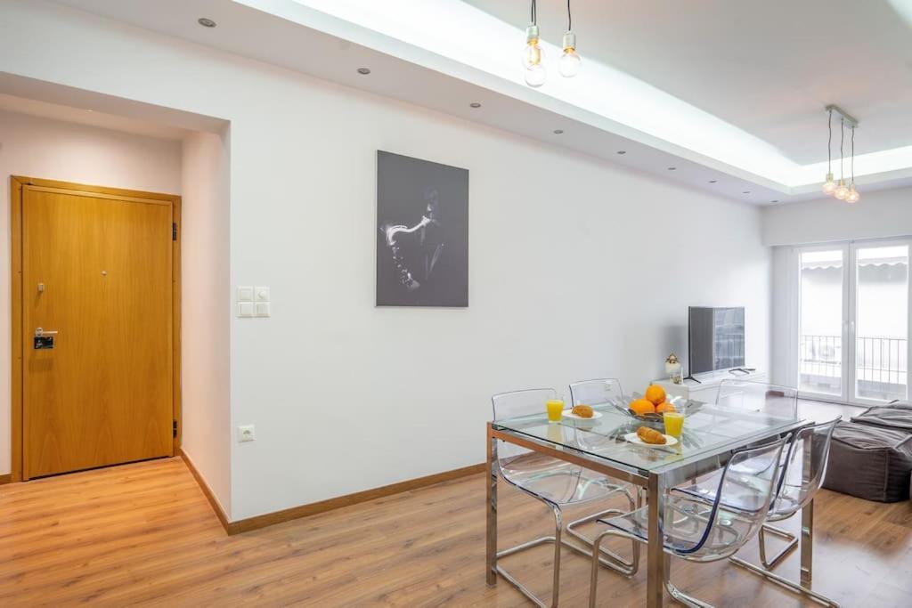 Modernised Athenian Apartment /W 2Br & 2Ba ภายนอก รูปภาพ